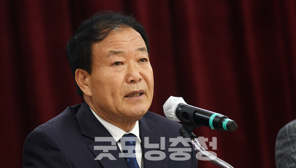 국도38호선 해상교량 건립 범군민 추진위원회 김원대 공동위원장은 "태안군은 매우 심각한 위기를 겪고 있다. 태안화력발전소의 단계적 폐쇄로 인해 지역경제가 급격히 위축되고 있으며, 일자리와 인구가 함께 줄어드는 악순환 속에 놓여 있다"며 "여기에 고령화로 인한 자연감소가 연간 600명에 이르는 등 지역소멸 위기가 가속화되고 있다"고 현 상황을 설명했다.