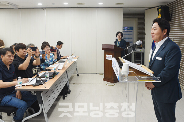 오세현 시장은 특히 “독선과 불통으로 얼룩진 비정상의 시정을 정상화하는 일에 모든 행정역량을 투입했다. 우선 폐지됐던 사회적경제 전담 기능을 복원했다”며 박경귀 전 시장을 겨냥했다. (굿모닝충청=김갑수 기자)