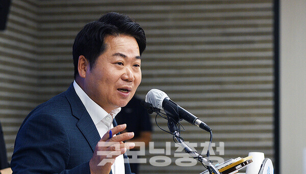 오세현 아산시장은 “호남 쪽에서는 ‘균형발전 차원에서 충청권에 다 주지 말고 남원에 줬으면 좋겠다’는 주장을 하고 있다. 정치적 결정을 해달라는 것”이라고 경계심을 드러냈다. (굿모닝충청=채원상 기자)