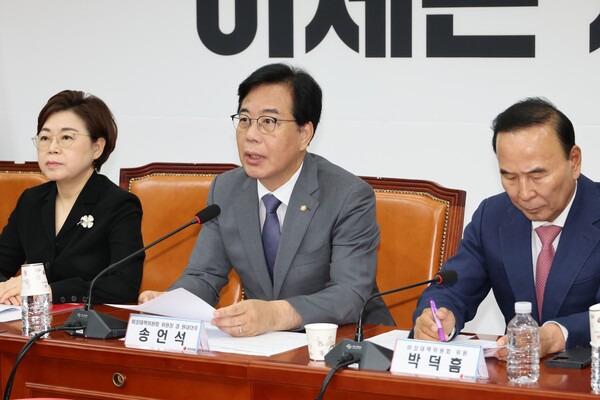 10일 오전 열린 국민의힘 비상대책위원회의에서 발언하고 있는 송언석 원내대표의 모습.(사진=연합뉴스)