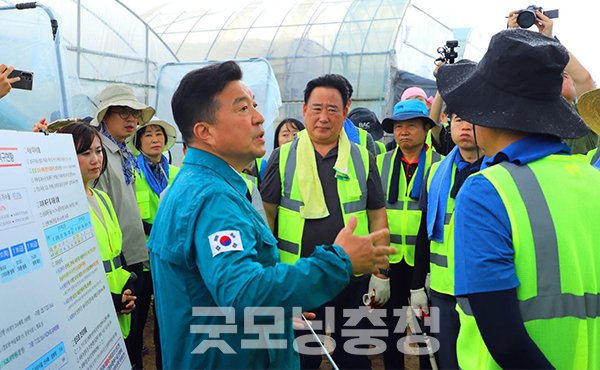 최재구 예산군수는 21일 “이재민 지원 등은 자체적으로 최선으로 다하고 있다”며 “저희가 이렇게 열심히 노력하는 만큼 특별재난지역 선포가 가장 시급하다”고 말했다. (사진=어기구 국회의원 페이스북 갈무리/굿모닝충청=이종현 기자)