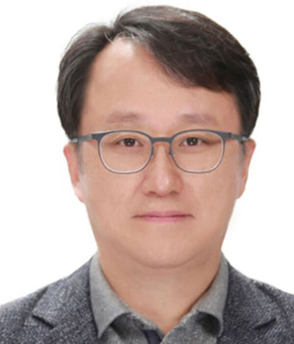 지난 3월 윤석열의 12.3 내란 사태를 옹호하는 망언을 담은 책을 내놓아 논란을 일으킨 강준욱 대통령실 국민통합비서관.(사진=연합뉴스)