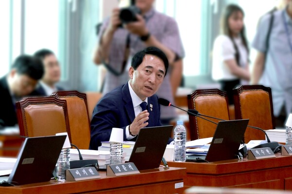 더불어미주당 박수현 국회의원이 29일, 최휘영 문화체육관광부 장관 후보자 인사청문회에서 질의하고 있다.(사진:의원살 제공)