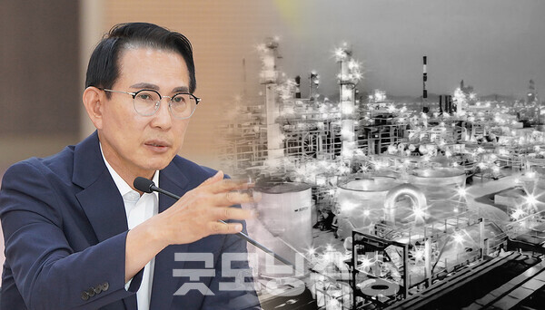 이완섭 서산시장은 4일 “그동안 묵묵히 나라를 떠받쳐온 산업의 심장을 이제는 국가가 지켜야 할 때”라며 “산업위기 선제대응지역 지정과 국가산업단지 지정, 이 두 가지가 오늘 대산을 살리고 내일 대한민국을 살리는 길”이라고 밝혔다. (서산시 제공 자료사진 합성/ 굿모닝충청=김갑수 기자)