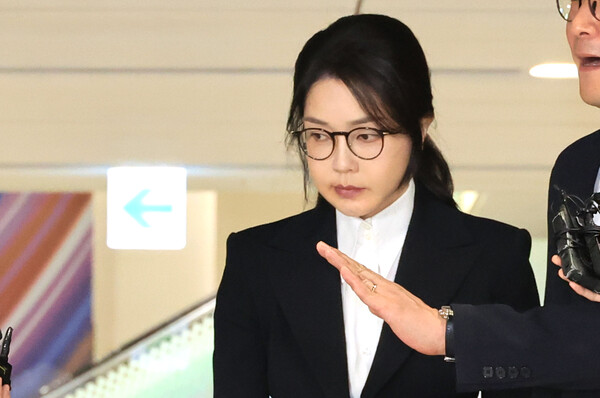 6일 민중기 김건희 특검팀의 소환조사에 출석한 윤석열 전 대통령의 배우자 김건희 씨.(사진=연합뉴스)
