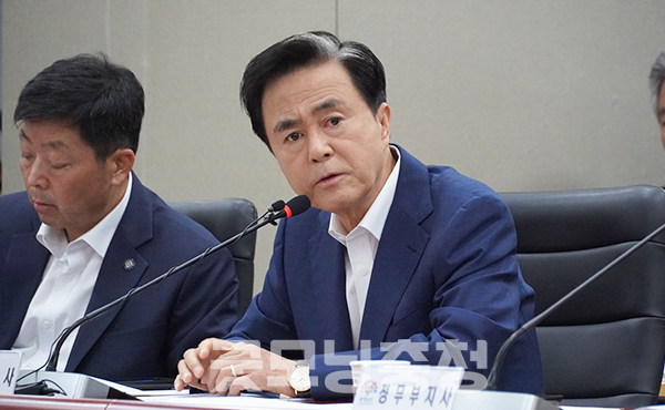 김태흠 충남지사는 11일 “대통령도 안전을 강조하고 있다. 그러나 처벌 강화로는 효과를 거둘 수 없다”며 “어렸을때부터 교육을 제대로 받아야 한다. 충남교육청과 협의해 소방안전교육을 강화해달라”고 말했다. (사진=굿모닝충청=이종현 기자)