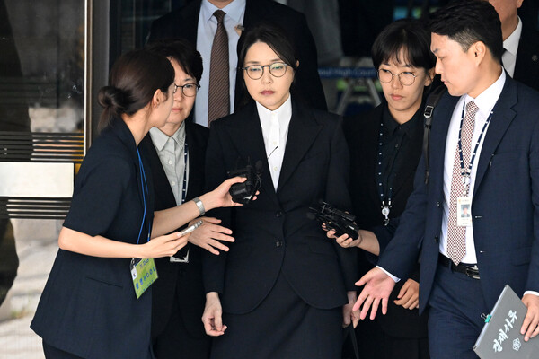 12일 오후 영장실질심사를 마치고 서울중앙지법을 나서고 있는 윤석열 전 대통령의 배우자 김건희 씨.(사진=연합뉴스)