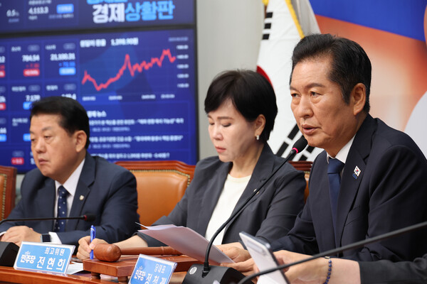 22일 오전에 열린 더불어민주당 최고위원회의에서 발언하고 있는 정청래 대표의 모습.(사진=연합뉴스)