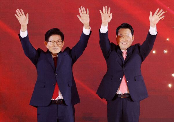 22일 전당대회 결과 국민의힘 당 대표 결선 투표에 진출한 김문수, 장동혁 두 후보의 모습.(사진=연합뉴스)