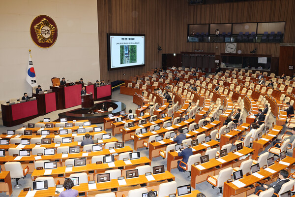 23일 국회 본회의에서 진행 중인 노란봉투법 필리버스터.(사진=연합뉴스)