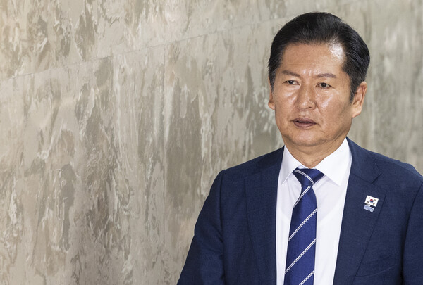 11일 오후 열린 비공개 의원총회에 참석하는 정청래 더불어민주당 대표.(사진=연합뉴스)