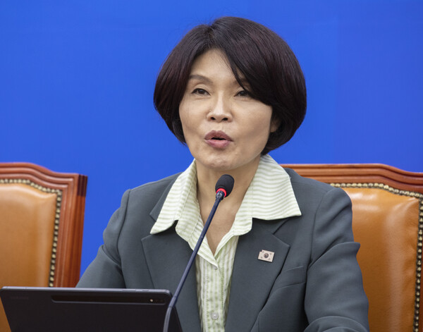 더불어민주당 한정애 정책위의장이 25일 국회에서 열린 정책조정회의에서 발언하고 있다.(사진=연합뉴스)