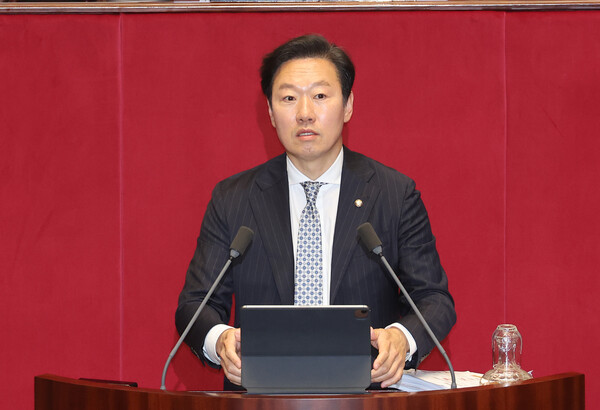 25일 열린 국회 본회의에서 정부조직법 개정안에 대해 필리버스터를 하고 있는 국민의힘 박수민 의원.(사진=연합뉴스)