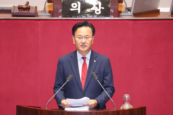 국민의힘 유상범 의원이 27일 국회 본회의에서 국회법 개정안에 대한 무제한토론을 하고 있다.(사진=연합뉴스)