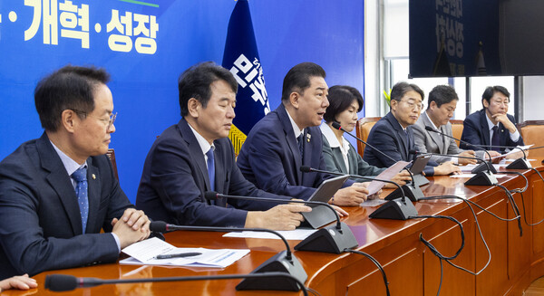 1일 열린 더불어민주당 정책조정회의 모습.(사진=연합뉴스)