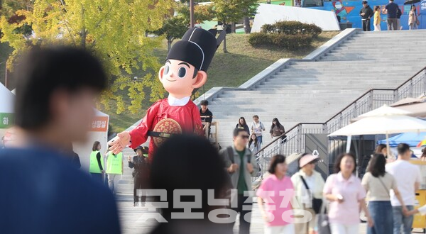 자녀와 즐거운 시간을 보내고 싶다면 9일부터 11일까지 세종한글축제가 열리는 호수공원이 좋은 선택이다. (사진=세종시 제공/굿모닝충청=이종현 기자)
