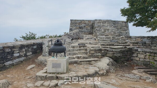 인천광역시 강화군 화도면에 위치한 마니산의 참성단. 이곳은 우리의 국조 단군에게 제사를 지내는 곳이다.(사진=굿모닝충청 조하준 기자)