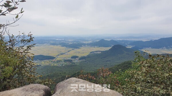 마니산 정상에서 바라본 강화군의 풍경.(사진=굿모닝충청 조하준 기자)