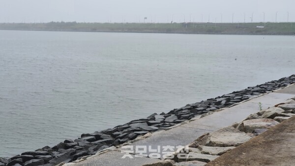 시화호와 시화방조제의 모습.(사진=굿모닝충청 조하준 기자)