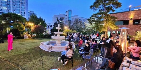 올해 두번째로 열린 대전사랑메세나 ‘더 노은로 작은음악회’. (사진=대전사랑메세나 제공/굿모닝충청 김태린 기자)