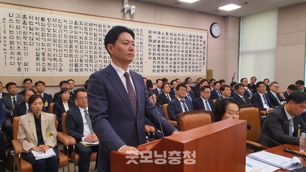 지난 10월 14일 국회 법사위에서 열린 법무부 등 국정감사에 증인으로 출석해 발언하고 있는 박상용 전 수원지검 검사.(사진=굿모닝충청 조하준 기자)