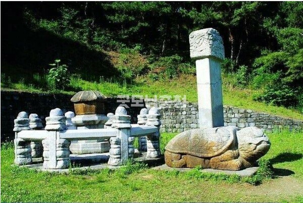 만인산 자락 현재의 태조 태실. 임시조성된 것이라 한다.