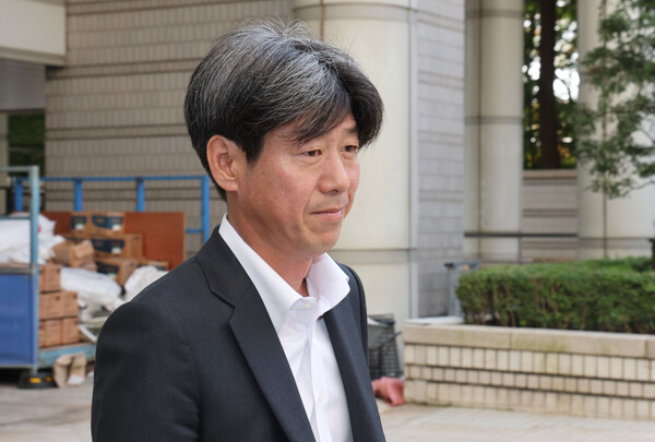 대장동 개발 비리 의혹으로 재판에 넘겨진 남욱 변호사가 지난 10월 31일 서울 서초구 중앙지법에서 열린 1심 선고공판에 출석하고 있다.(사진=연합뉴스)