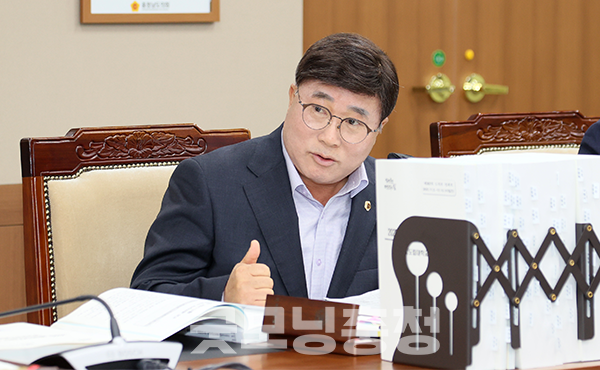 충남도의회 이정우 의원(민주·청양)은 10일 “청양군이 농어촌 기본소득 시범사업 대상지로 선정됐지만, 도비 부담률이 지나치게 낮게 책정돼 큰 부담이 되고 있다”고 말했다. (사진=충남도의회 누리집 갈무리/굿모닝충청=이종현 기자)