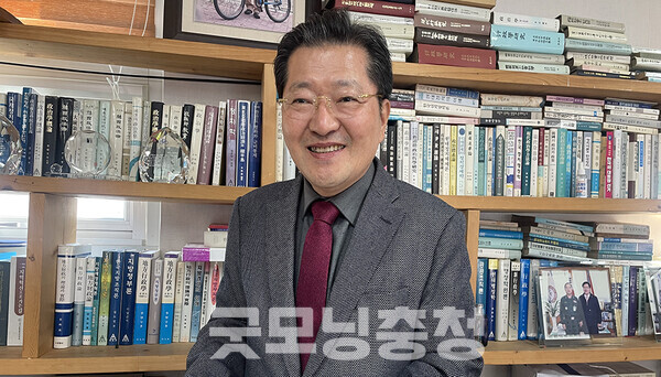 "둔산여고 급식 문제 해결을 위해 대화를 하고 (조리원들) 처우 개선도 하겠다"(사진=굿모닝충청 이유나기자)
