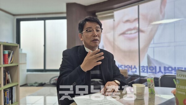 내년 지방선거에서 대덕구청장 출마를 준비 중인 더불어민주당 소속 김찬술 전 대전시의원(전 산업건설위원장)이 “대덕은 지금이 전환점이며, 더 늦추면 안 되는 시기”라고 강조했다. (사진=굿모닝충청 신성재 기자)