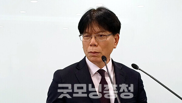 정본환 당진시 농업환경국장은 25일 오후 시청에서 농업정책 관련 브리핑을 갖고 이에 대한 질문에 “시장님에 대한 일정은 하루하루 모든 것이 체크되고 있다”고 말문을 열었다. (굿모닝충청=김갑수 기자)