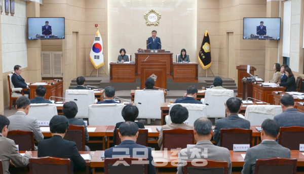계룡시의회(의장 김범규)가 25일 제185회 계룡시의회 정례회 제2차 본회의에서 조례안 등 의안과 2025년도 정리추경예산을 최종 의결했다. (사진: 계룡시의회 제공/굿모닝충청=노준희 기자)
