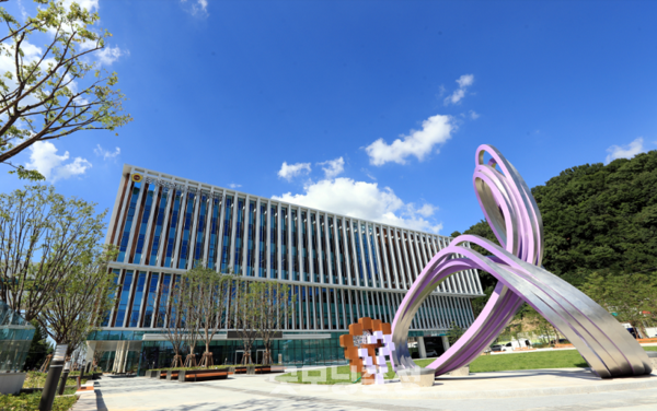 충북도의회 신청사 전경. 사진=충북도의회/굿모닝충청 김종혁 기자