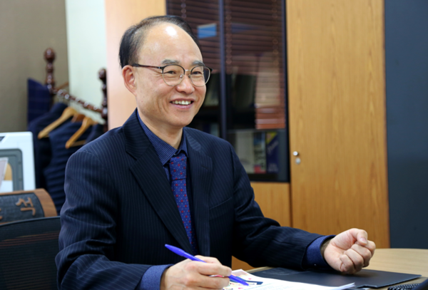 충북과학기술혁신원 고근석 원장이 제13대 원장으로 연임됐다. 사진=충북도/굿모닝충청 김종혁 기자