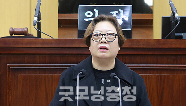 충남 서산시의회(의장 조동식) 가선숙 의원은 25일 “식품 사막은 단순히 ‘가게가 멀다’라는 걸 넘어, 사회적 약자의 고립과 지역공동체의 붕괴, 농촌 소멸과 직결되는 구조적 문제”라며 “이제 시도 복지적 시각에서 식품 사막 문제에 선제적으로 대응해야 할 시점”이라고 말했다. (서산시의회 제공/ 굿모닝충청=김갑수 기자)