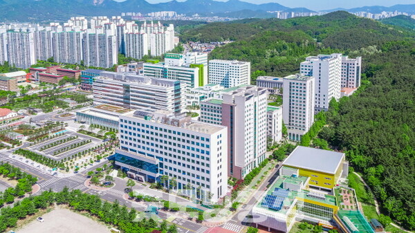 건양대학교(총장 김용하) 응급구조학과(학과장 김용석)가 제31회 1급 응급구조사 국가시험에서 전원 합격하며 3년 연속 100% 합격이라는&nbsp;성과를 올렸다.(사진: 건양대 제공/굿모닝충청=노준희 기자)