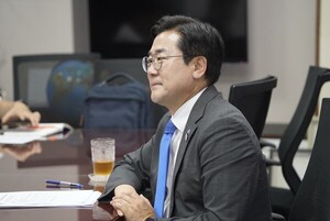 <b>박찬대</b> "이 대통령이 말렸으면 당대표 출마했겠나"