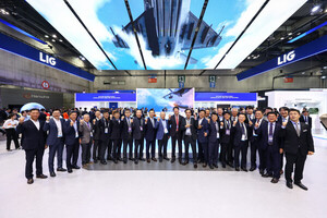 LIG넥스원, ADEX 2025서 협력사와 'K-방산 동반성장' 약속 - 뉴스 썸네일 이미지