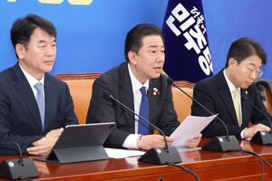 오세훈 기소 관련 논평 전하는 문진석