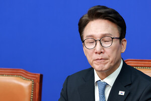 '<b>신천지</b> 집단 입당설' <b>여당</b> 전당대회, <b>계파 갈등</b> 조짐