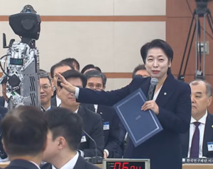 카이스트 국감장에 등장한 '문워크' 로봇 - 뉴스 썸네일 이미지